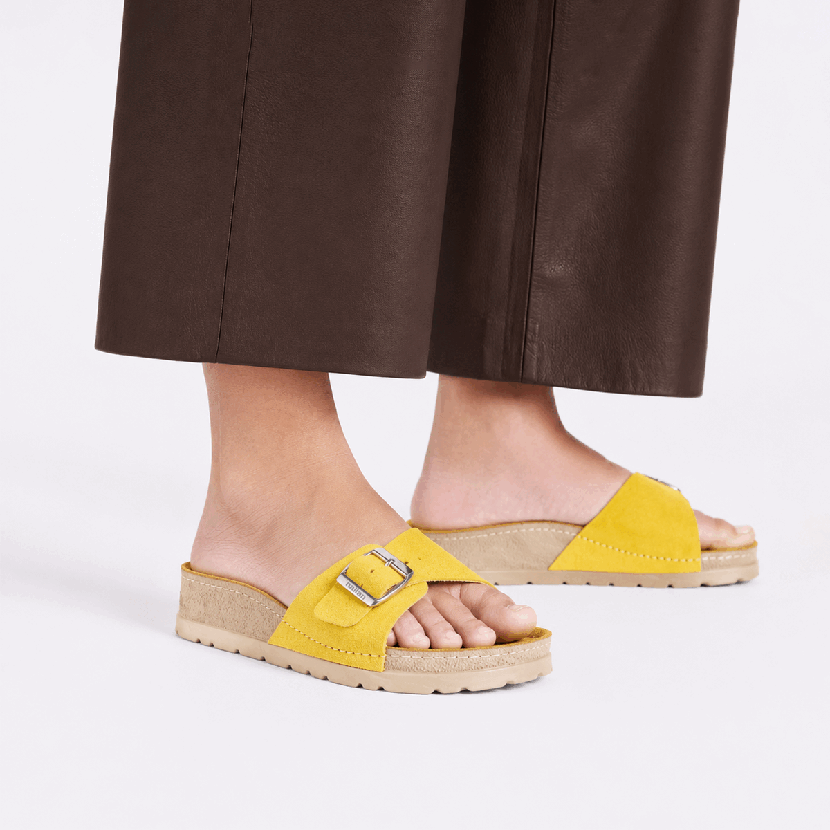 Lura Dark Yellow
